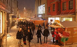 Weihnachtliche Atmosphäre auf dem Lübbecker Markt. - (Archivbild): Pescht