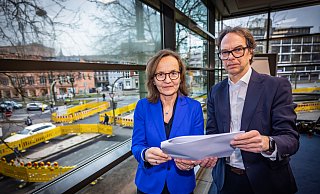 Die Ergebnisse der Studie „Vitale Innenstädte“ stellen Petra Pigerl-Radtke und Marco Rieso vor. Die Stadt Bielefeld schneidet nicht mit Bestnoten ab. - Sarah Jonek