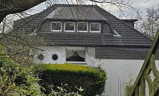 Die Tiede-Villa am Schwarzbachtal im Kreis Gütersloh steht schon seit einigen Jahren zum Verkauf. - Silke Derkum-Homburg