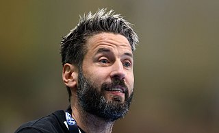 Trainer Bennet Wiegert und der SC Magdeburg setzten sich im Pokal-Achtelfinale beim TV Großwallstadt durch. (Archivbild) - Hendrik Schmidt/dpa