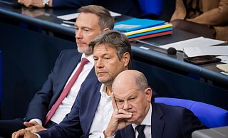 Bundeskanzler Olaf Scholz, Robert Habeck, Bundesminister für Wirtschaft und Klimaschutz, und Christian Lindner, Bundesminister der Finanzen. - Christoph Soeder/dpa