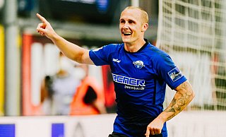 SCP-Stürmer Sven Michel jubelt am zweiten Spieltag im Heimspiel gegen Nürnberg (2:2) über seinen ersten Saisontreffer. Zwölf weitere Tore sollten in der Hinrunde folgen. - Besim Mazhiqi