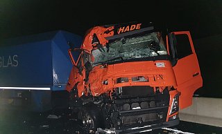 Auf der A30 ist es in der Nacht auf Freitag zu einem Unfall gekommen. - Polizei Bielefeld