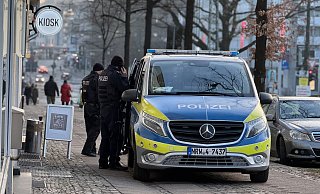 Die Polizei löste nach der Tat eine Großfahndung in der Innenstadt aus. Gesucht wird ein großer, etwa 30-jähriger Mann. - Paul Brinkmann