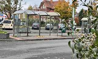 An dieser überdachten Bushaltestelle auf dem Marktplatz nahe des ehemaligen Verler Bahnhofs hat sich das Opfer oft aufgehalten. - Wolfgang Wotke