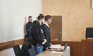 Der Prozess gegen einen Bad Pyrmonter (30) kommt am sechsten Verhandlungstag zu einem Urteil. Verteidiger Torsten Gieseke versucht noch alles, für seinen Mandanten herauszuholen. - Janet König