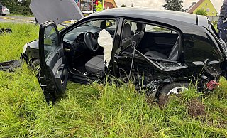Die beiden Insassen auf der Rückbank des Hyundai erlitten lebensgefahrliche Verletzungen. - Feuerwehr Blomberg