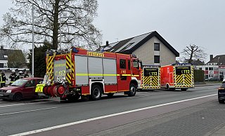 Für knapp eine Stunde war die Engersche Straße zwischen dem Kreisel Am Media Markt und dem Kreisel am Pfarracker gesperrt. - Paul Brinkmann