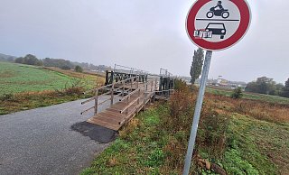 Die Behelfsbrücke an der Borrenkampstraße wurde im Januar 2024 aufgestellt. - Peter Heidbrink