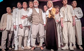 Mit ihrer Saalfassung des Literaturklassikers "Die Judenbuche" spielt die Freilichtbühne Bökendorf so manches auf Klassiker spezialisiertes Profitheater an die Wand. - Burkhard Battran