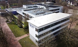 Am Schulzentrum Bünde-Nord wurde auf die Gebäude geschossen. - Archivfoto: Gerald Dunkel