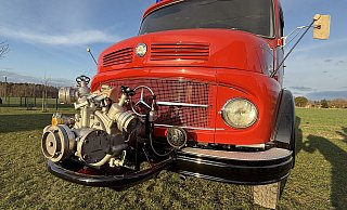 Den Feuerwehr-Oldtimer restaurieren die Kameraden des Löschzugs Greffen im Kreis Gütersloh mit viel Liebe zum Detail. Im September wollen sie ihren Heimkehrer der Öffentlichkeit vorstellen. - Gabriele Grund