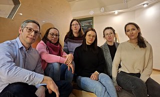 Die Eltern Axel Oberröhrmann (v.r.), Janine Schröder, Verena Lüdkens, Nadine Strnad, Carla Depenbrock und Juliane Jansch machen sich für den Erhalt der Kita in der Feldstraße stark. - Philipp Kersten