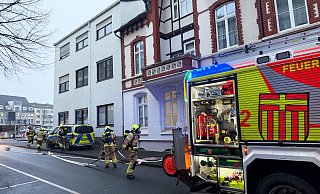 Rasch konnte die Feuerwehr bei einem Brand in einer Erdgeschosswohnung an der Florianstraße Entwarnung geben. - Ralph Meyer