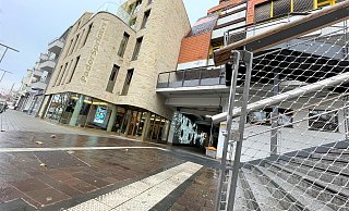 Im Gebäudekomplex Westernmauer 12-16 sollen bald zwei Rolltore die offene Trinker- und Drogenszene verdrängen. - Rajkumar Mukherjee