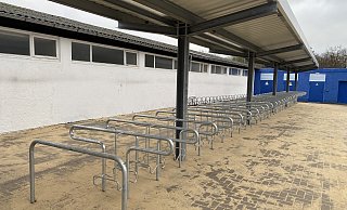 Mit großer Verzögerung wurde die Abstellanlage für Räder kurz vor Weihnachten fertig. - Dirk Windmöller