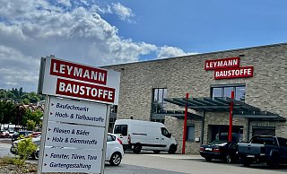 In der Hausberger Filiale des Baustoffhändlers Leymann herrschte am Dienstagnachmittag recht viel Betrieb. Das Unternehmen versucht, die Kundenwünsche trotz aller Einschränkungen durch die Cyberattacke zu erfüllen. - Thomas Lieske