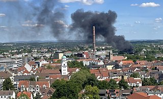 Die Rauchsäule an der Beckhausstraße war überall in Bielefeld zu sehen - fotografiert aus dem H1. - Maximilian Möllhoff