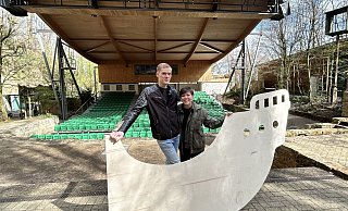 Daniel Meier aus Volmerdingsen und Karolin Koldehoff aus Minden haben ihr erstes eigenes Musical geschrieben, das im Juni Welturaufführung auf der Freilichtbühne feiert. - Nicole Sielermann