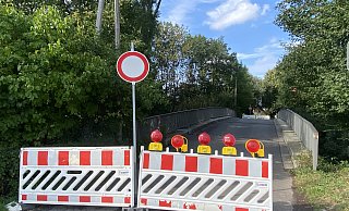 Die Sperrung der Kleikamp-Brücke sorgt in Löhne für Verkehrsprobleme. - Dirk Windmöller Die Sperrung der Kleikamp-Brücke sorgt in Löhne für Verkehrsprobleme. - Dirk Windmöller