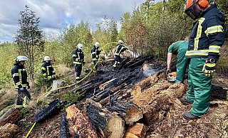 Insgesamt waren 30 Feuerwehrleute im Einsatz. - Neue Westfälische