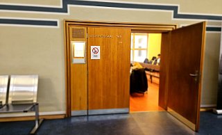 Kommende Woche müssen sich eine Mutter (37) und ihr Liebhaber (50) vor dem Landgericht Detmold verantworten. Die Frau soll ihre eigene Tochter gegen Geld zu sexuellen Handlungen angeboten haben. - Janet König