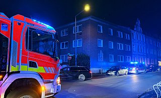 Im zweiten Obergeschoss dieses Mehrparteinwohnhauses in der Schulstraße hat es im rückwärtigen Bereich in einem Schlafzimmer gebrannt. - Ralph Meyer