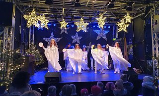 Die Steinhorster Angels präsentieren am Sonntag ab 16 Uhr ihre Gospel-Weihnachtsshow. - DEMAG