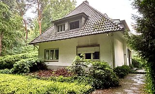 In diesem Haus am Stadtpark ist in der Nacht zu Sonntag gleich an zwei Stellen Feuer ausgebrochen. ?Foto: Patrick Menzel - Patrick Menzel