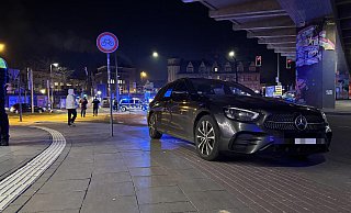 Der Mercedes erfasste den Fußgänger auf der Jöllenbecker Straße in Bielefeld. - Paul Brinkmann