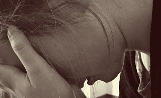 Wenn Frauen Opfer von sexualisierter Gewalt werden, können sie sich an den Frauennotruf wenden. - Pixabay
