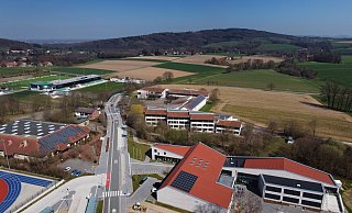 Rödinghauser sind zufrieden mit dem Bildungsangebot in Rödinghausen. Dazu gehören auch die Gesamtschule sowie die „Grundschule am Wiehen“, die auf diesem Archivfoto zu sehen sind. - Gerald Dunkel (Archivfoto)