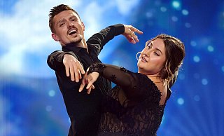 Selfiesandra und Zsolt Sándor Cseke voller Anmut beim langsamen Walzer. - Show 10