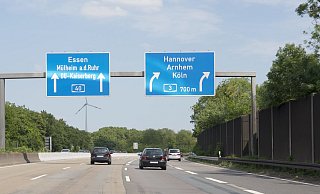 Laut verschiedener Polizeidienststellen in NRW ist es ruhig auf den Straßen. - picture alliance / Rainer Hackenberg