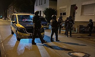 Die Polizei hatte in der Nacht zu Sonntag einen Großeinsatz an der Bielefelder Bleichstraße. - NW