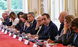 Frankreichs neue Regierung muss unter Zeitdruck den Haushalt für das kommende Jahr auf den Weg bringen. - Alain Jocard/AFP Pool/AP/dpa