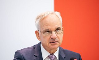 Der langjährige Chef des Energiekonzerns Eon, Johannes Teyssen, soll den Aufsichtsrat von Lufthansa leiten (Archivbild) - Marcel Kusch/dpa