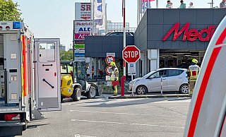 Bei einem Arbeitsunfall wurde am Montagvormittag ein Bauarbeiter von einem Radlader eingeklemmt und verletzt. - Ralph Meyer