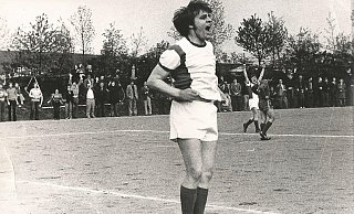 Seine große Liebe: Ehefrau Karin und der Garten am Haus in Schweicheln, natürlich in dieser Reihenfolge. - Repro Thorsten Mailänder