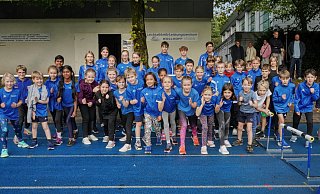 Startklar für die nächsten Wettkämpfe: Auch im Oktober gegen Ende der Stadionsaison haben sich noch viele Jungen und Mädchen zum Freilufttraining eingefunden. - Gunnar Feicht