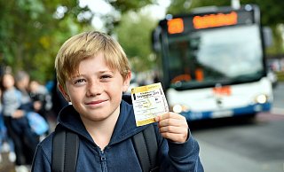 Noch hat’s längst nicht jeder: ein kostenloses oder kostengünstiges Schulticket. - Barbara Franke