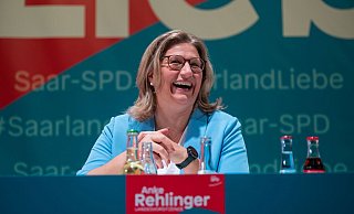 Kann mit den Umfrageergebnissen zufrieden sein. Die Spitzenkandidatin der SPD: Anke Rehlinger. - Foto: Oliver Dietze/dpa