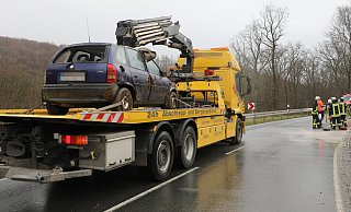 An dem Corsa entstand laut Polizei Totalschaden. Er wurde abgeschleppt. - Simone Flörke