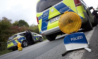 Nur durch das geschickte Lenkmanöver einer Polizistin konnte ein Zusammenstoß verhindert werden. - Symbolfoto/ Niklas Tüns