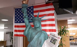 Diese hübsche Statue steht - passend zur US-Wahl - im Newsroom der Neuen Westfälischen. - Talin Dilsizyan