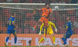 Joshua Zirkzee führt die Niederlande zum Sieg in der Nations League gegen Bosnien-Herzegowina. - Peter Dejong/AP/dpa