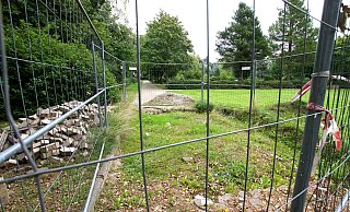 Die Baustelle auf dem Feldmarkfriedhof besteht seit mehr als einem halben Jahr. - Niklas Krämer