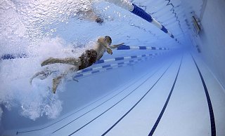 Noch müssen Schwimmer darauf warten, im Waldbad ihre Bahnen zu ziehen. - Symbolfoto: Pixabay