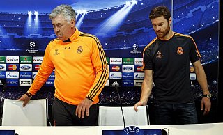 Reals Noch-Trainer Carlo Ancelotti kennt Xabi Alonso noch aus gemeinsamen Zeiten in der spanischen Hauptstadt. - picture alliance / dpa