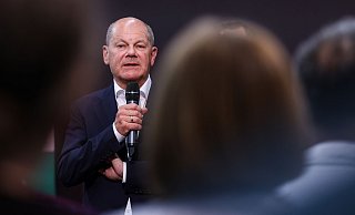«Am Ende müssen wir Demokratie als Bürgerinnen und Bürger schon immer selbst verteidigen», sagt Olaf Scholz. - Jan Woitas/dpa